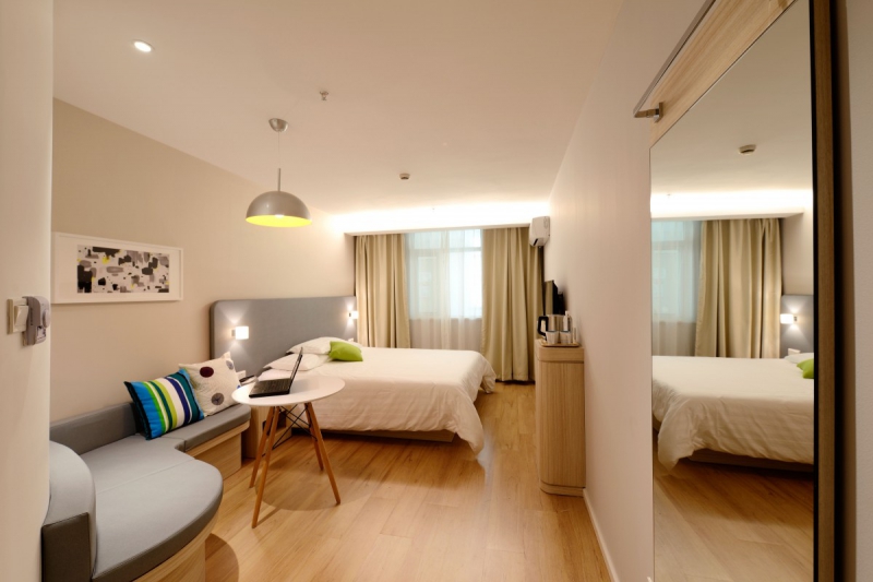 hotel-VALLAURIS-min_hotel_guest_room_new-634601